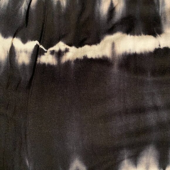 a.n.a. Black and White Tie Dye Maxi Skirt Size Medium - Picture 8 of 10